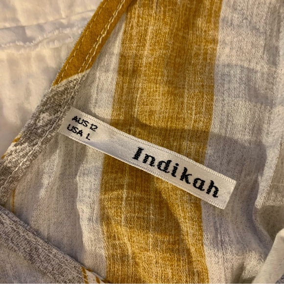 Like new Petal & Pup romper with tie waist and pockets. - Picture 3 of 7